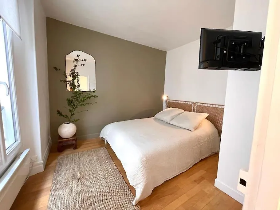 Alex In Montmartre Apartment Paris France