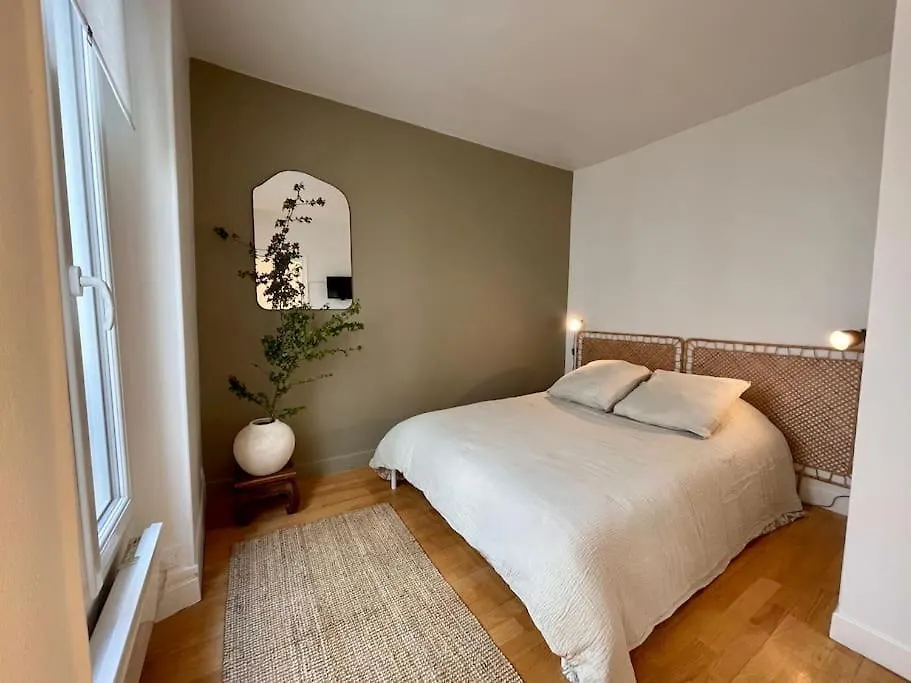 Alex In Montmartre Apartment Paris France